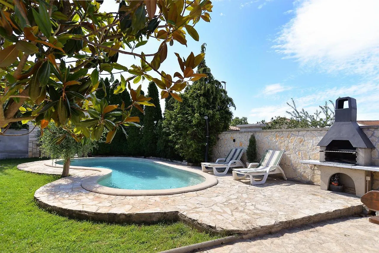 Holiday home House Medulin 1744 Villa