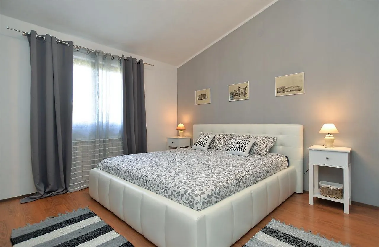 House Medulin 1744 Villa 0*,